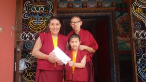 sakadawa2016_tibetan_nun